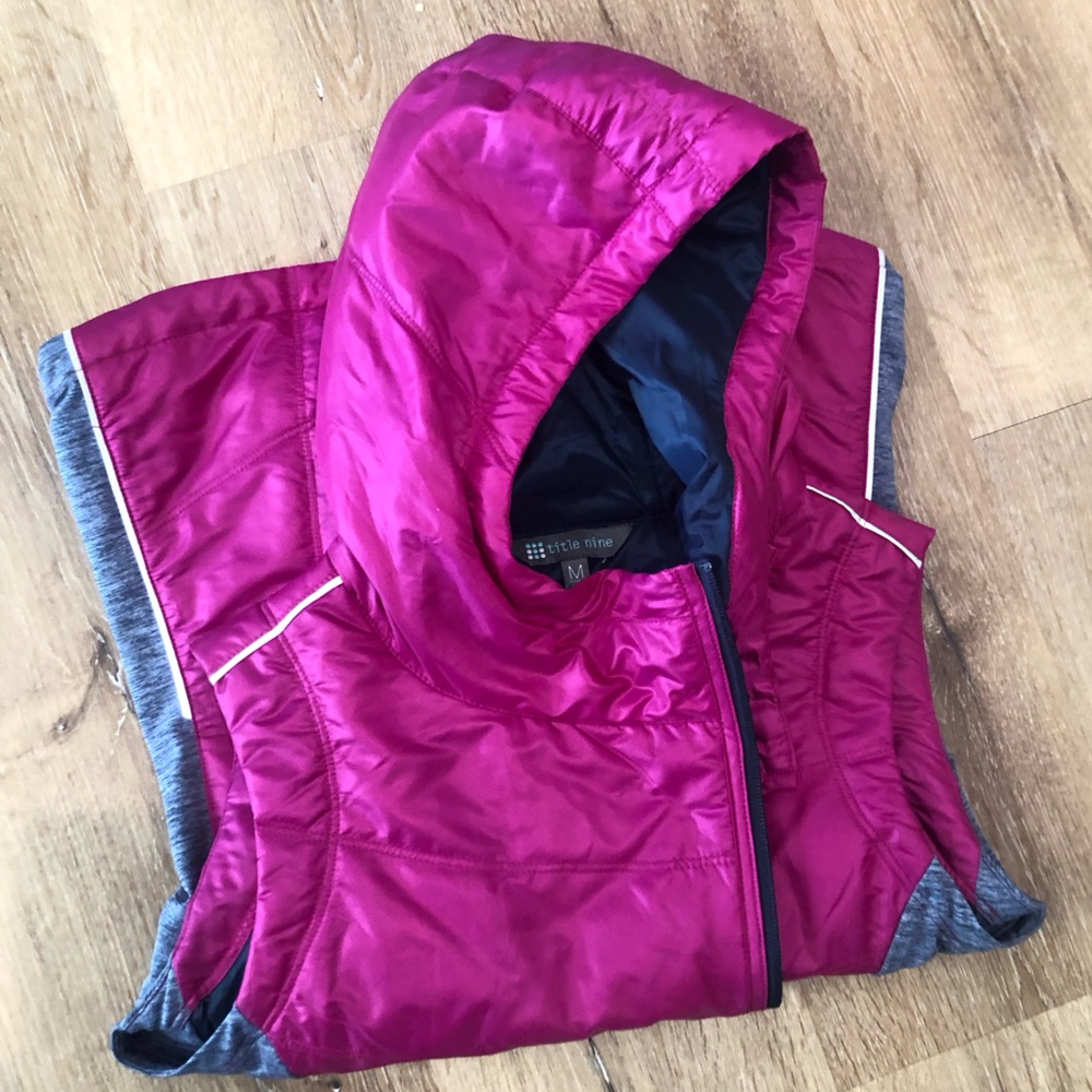 Title Nine Willpower Women's Magenta and Gray/Blue Hooded Puffer Vest - Picture 5 of 9